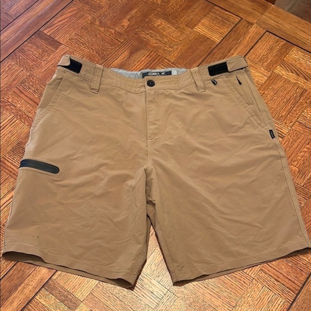 O’Neill hybrid TRVLR series Men's Tan Shorts size 36